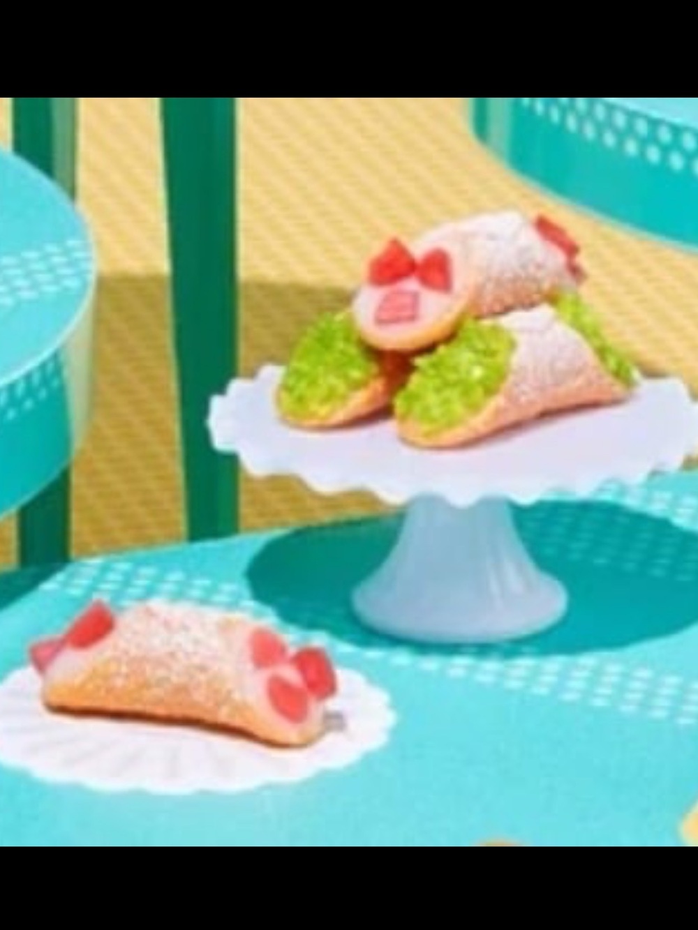 Miniverse Make it Mini Cafe Series 6 Cannoli